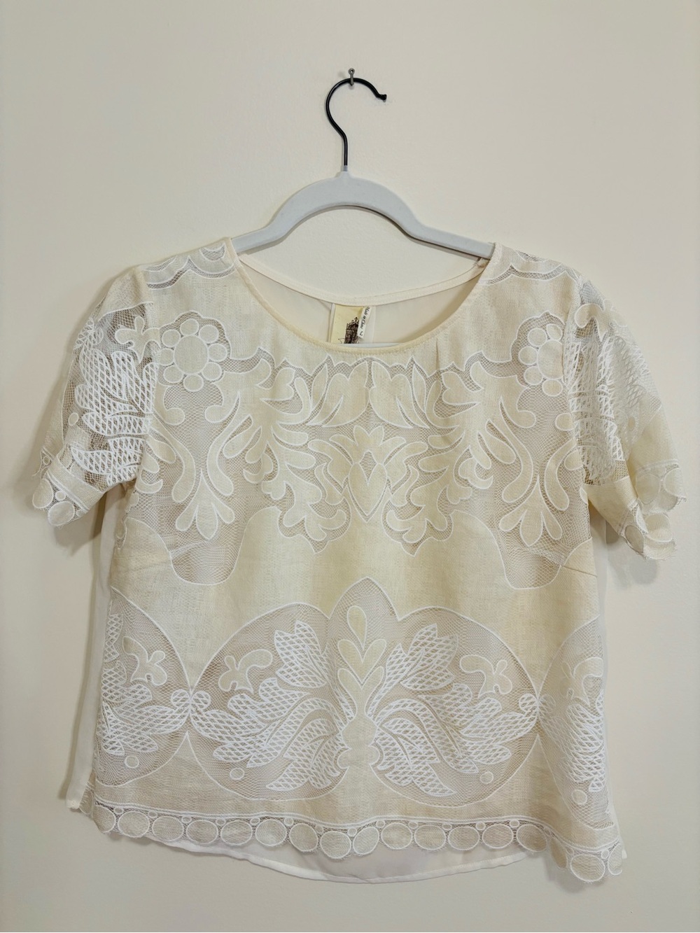 Women's Cream Lace Overlay Short Sleeve Top - Picture 2 of 6